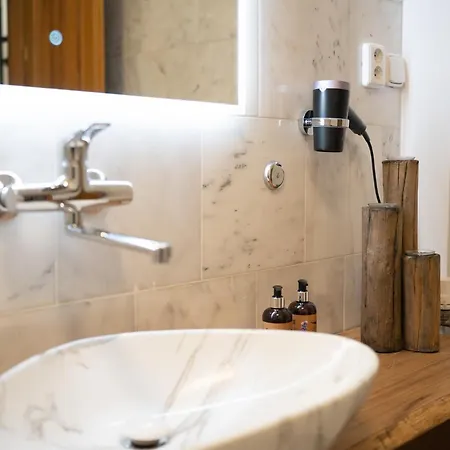 Apartment & Wellness Revenite